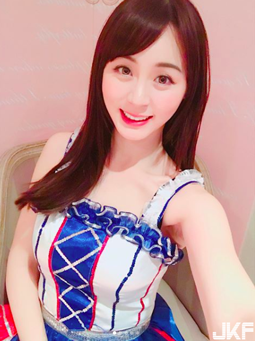 爆乳啦啦队员「海边性感解放」！养眼比基尼「白嫩美乳」超吸睛！(8)