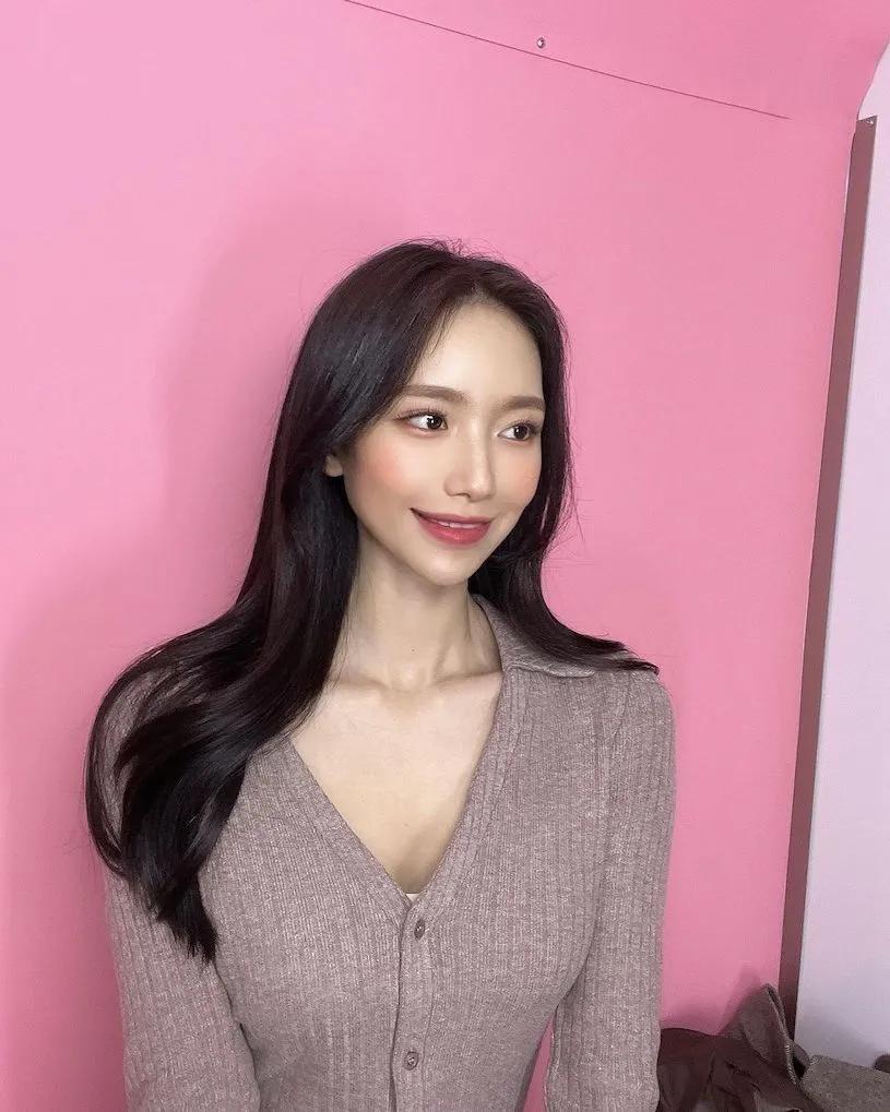 颜值好高的「汉阳大学气质正妹」，「高挑的S曲线」好有魅力呀！-小湿妹图(7)