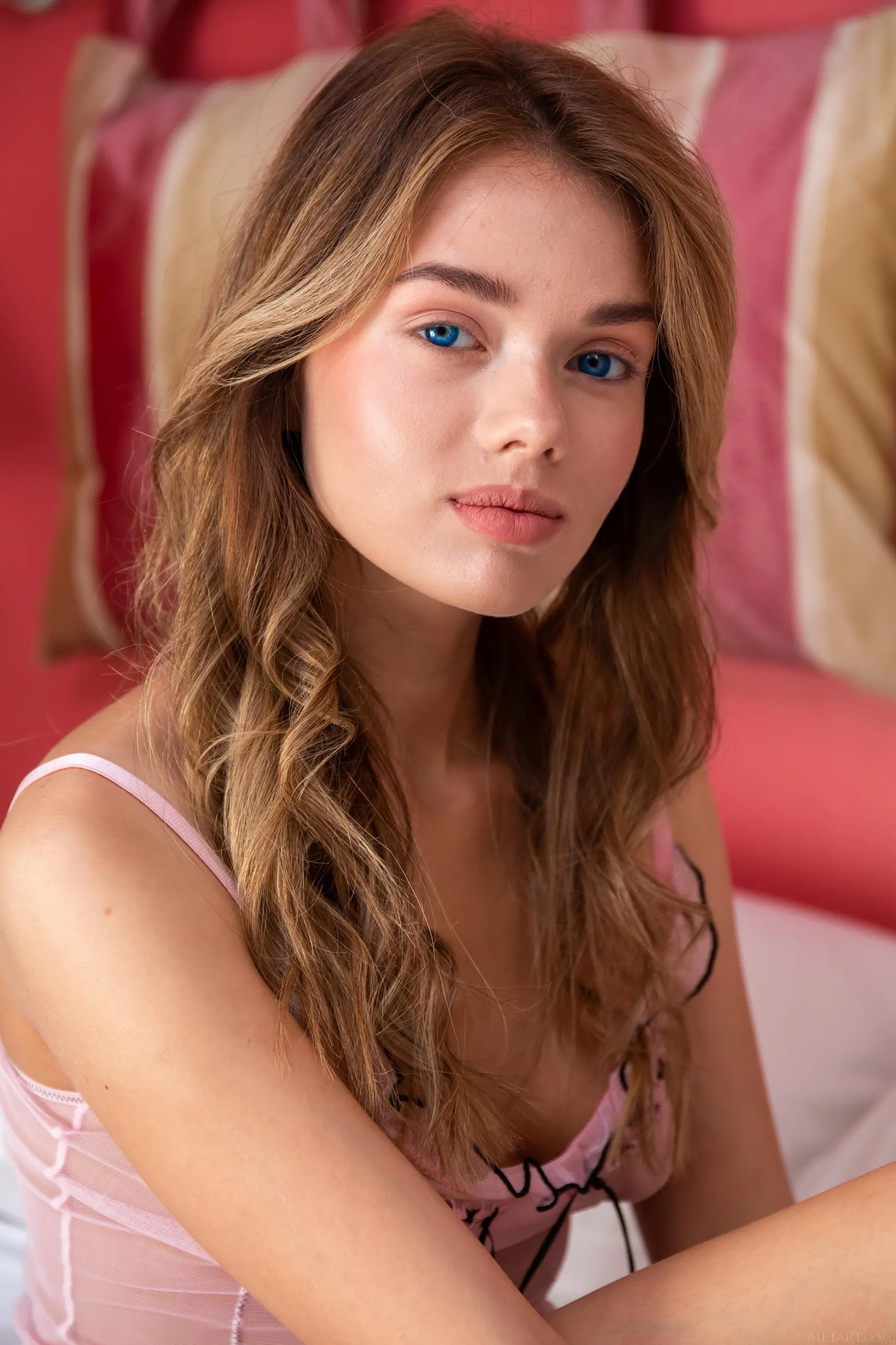 Keira Blue - Chroma(4)