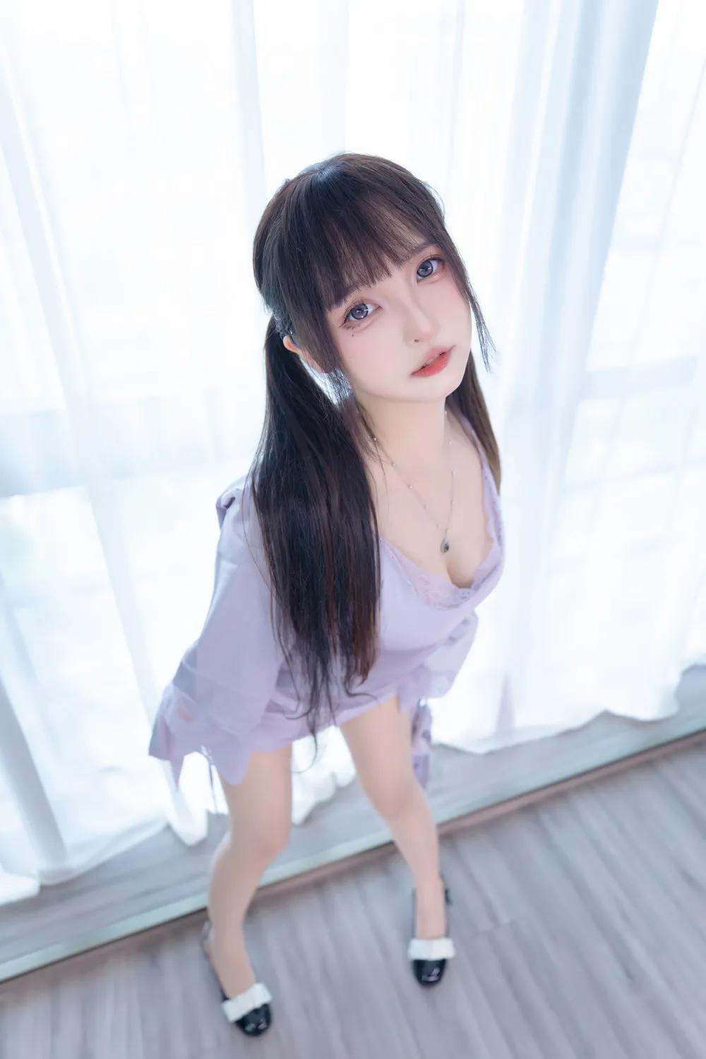 神楽坂真冬《紫色洋装》仰角视线极具魅力(18)