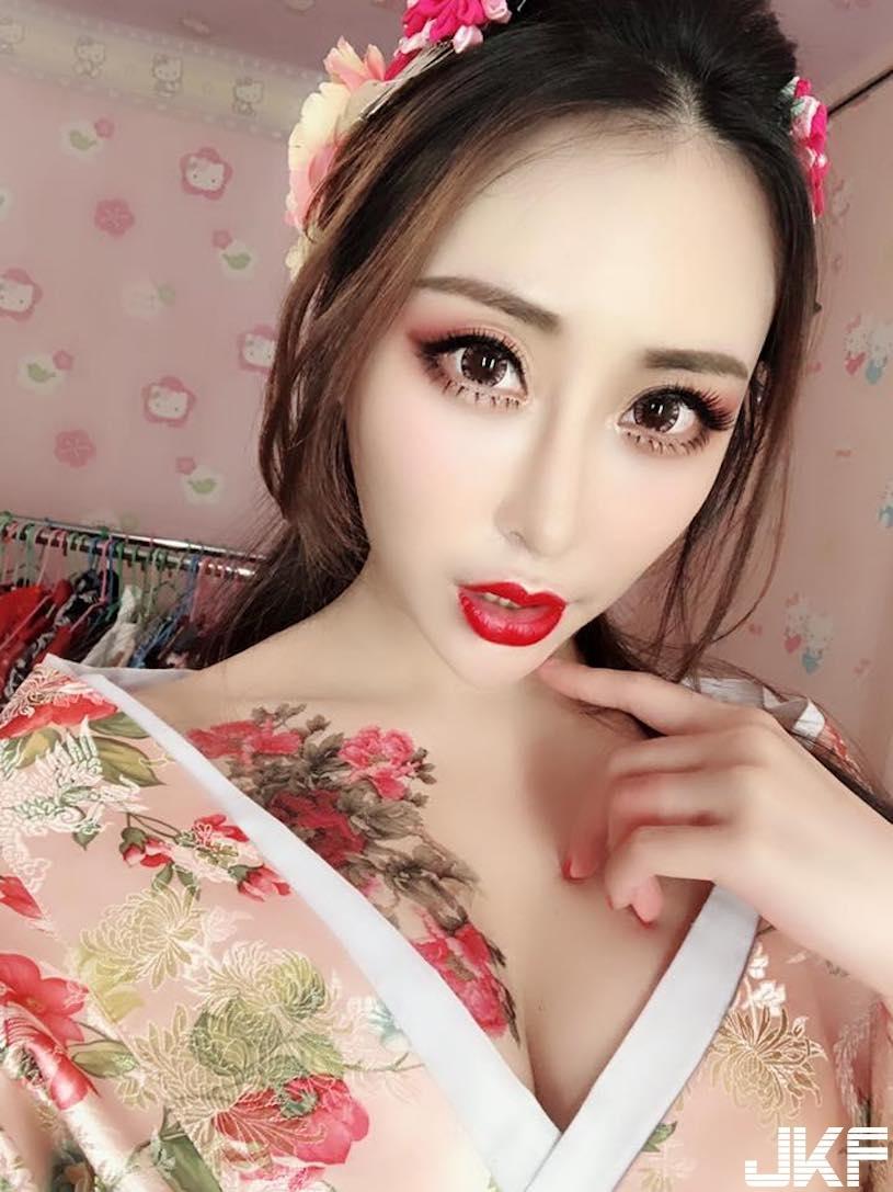 爆乳房仲「极品酥胸」辣翻了！红唇大眼「深沟超诱人」，网友都想买房了！(7)