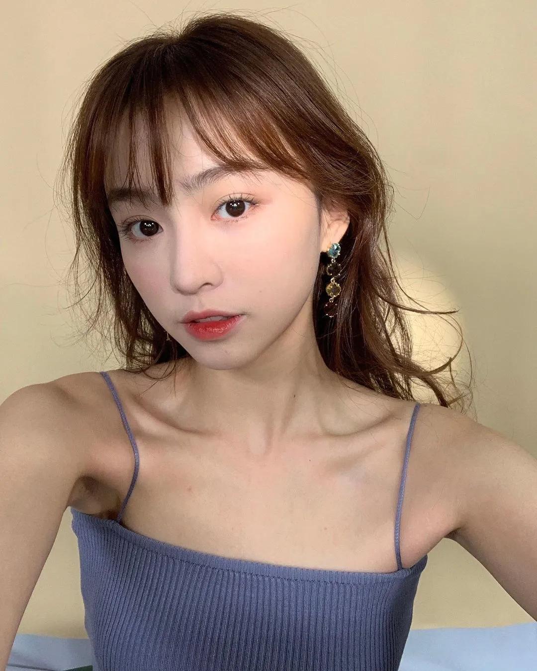 女友般的小清新！有著「绝美脸蛋＋邻家气质」整个让人一见秒初恋的滋味...网：美翻！(1)