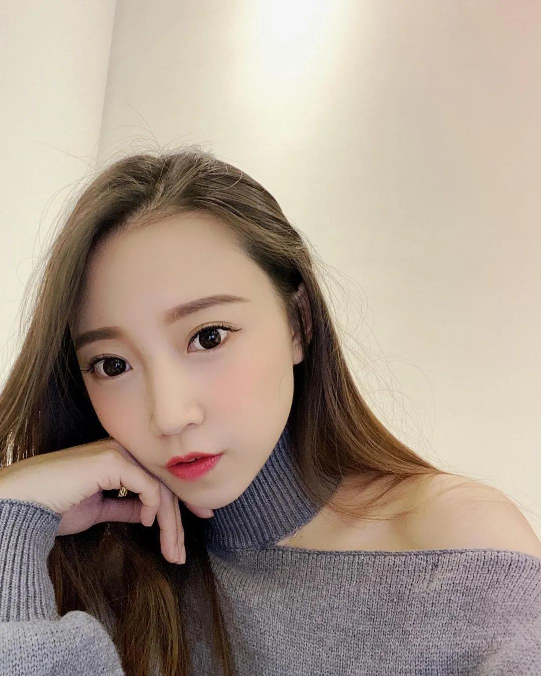 木子萱 白皙肌肤外加甜美大眼 一看就沦陷(16)