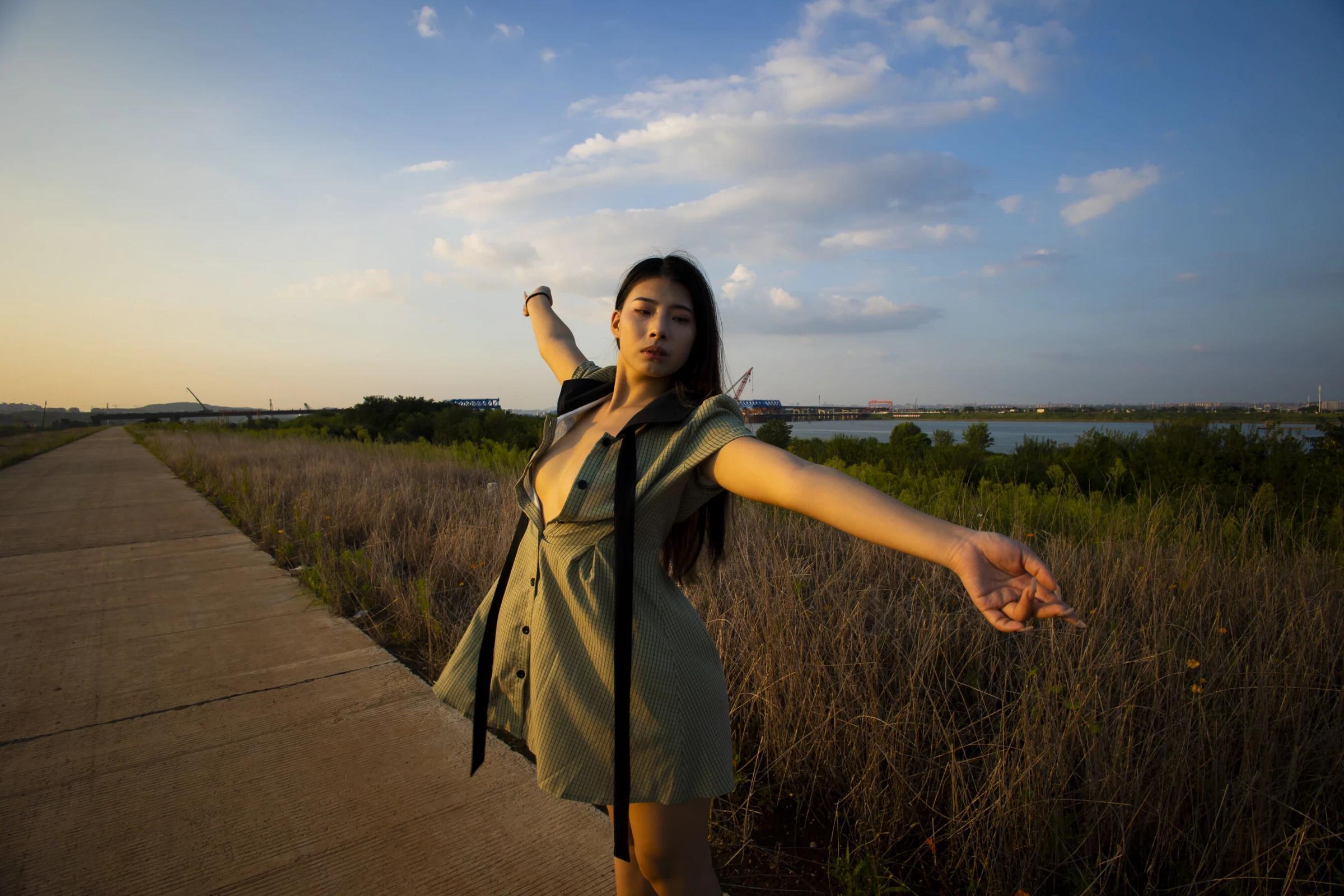 黃甫靜一國模大尺度人體私拍(靜一)DISK1 (392P)(320)