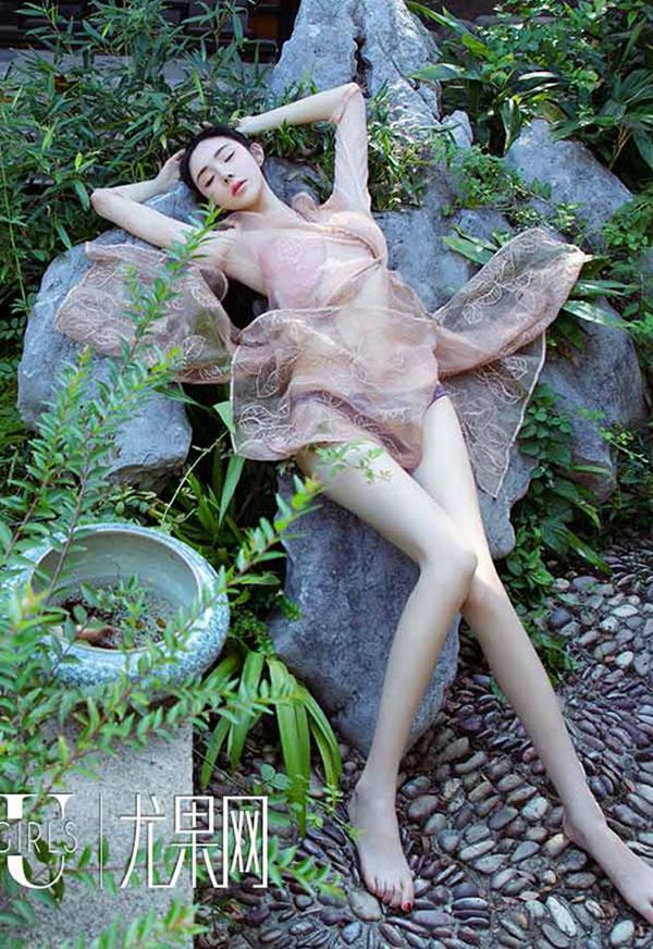爱尤物No.1250萌琪琪之庭院深处东方美人写真(23)