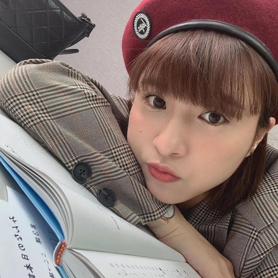 峮峮Qun 球场女神！啦啦队热舞成焦点(2)