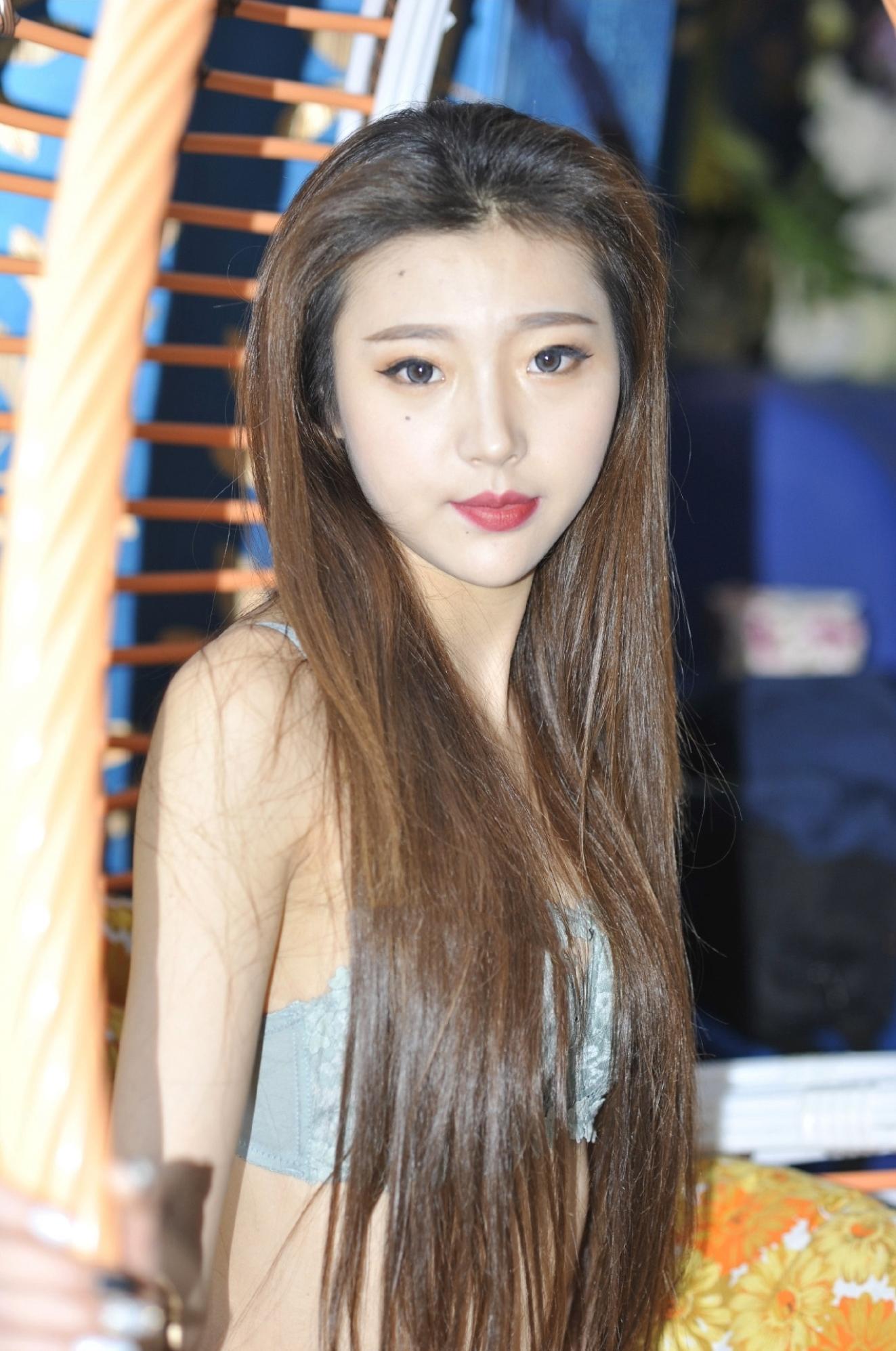 国模思思2019.05.25(E)私拍套图(一)(29)