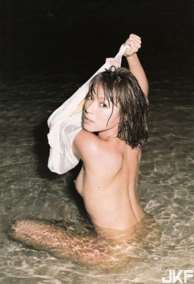 绮丽な芸能人たちの美乳＆乳首って格别なエロさがあるよね(12)