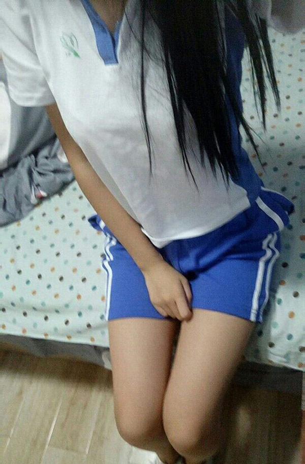 丰满美乳艺校小学妹羞答答脱衣展示视图