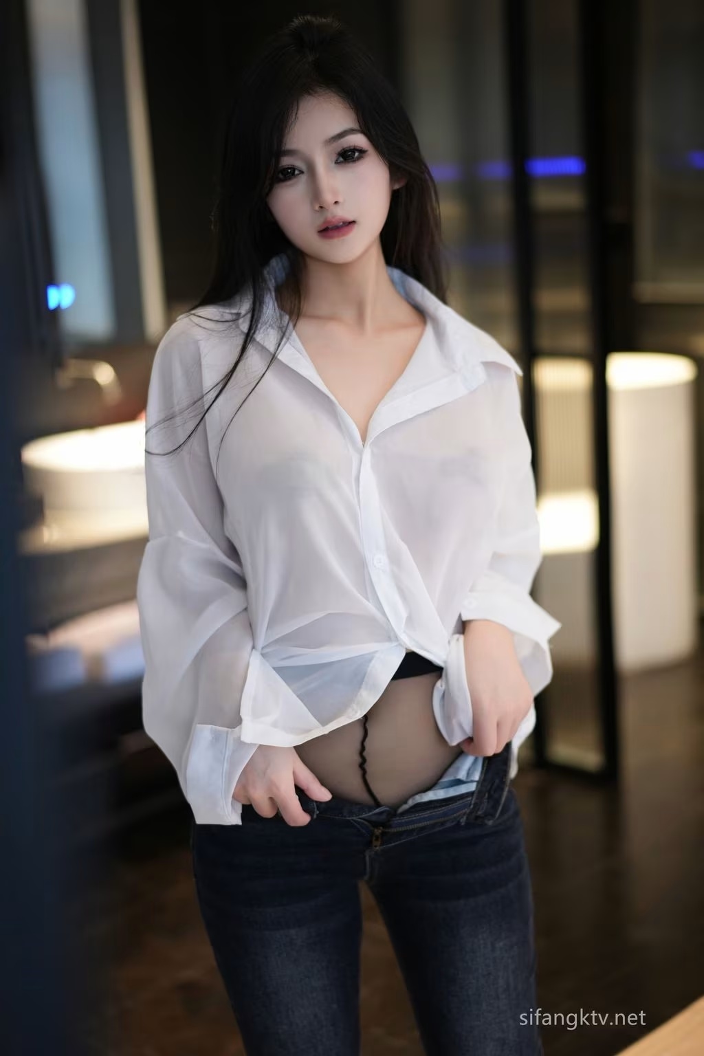 譚小靈：R18秀人網模特牛仔褲原圖(10)