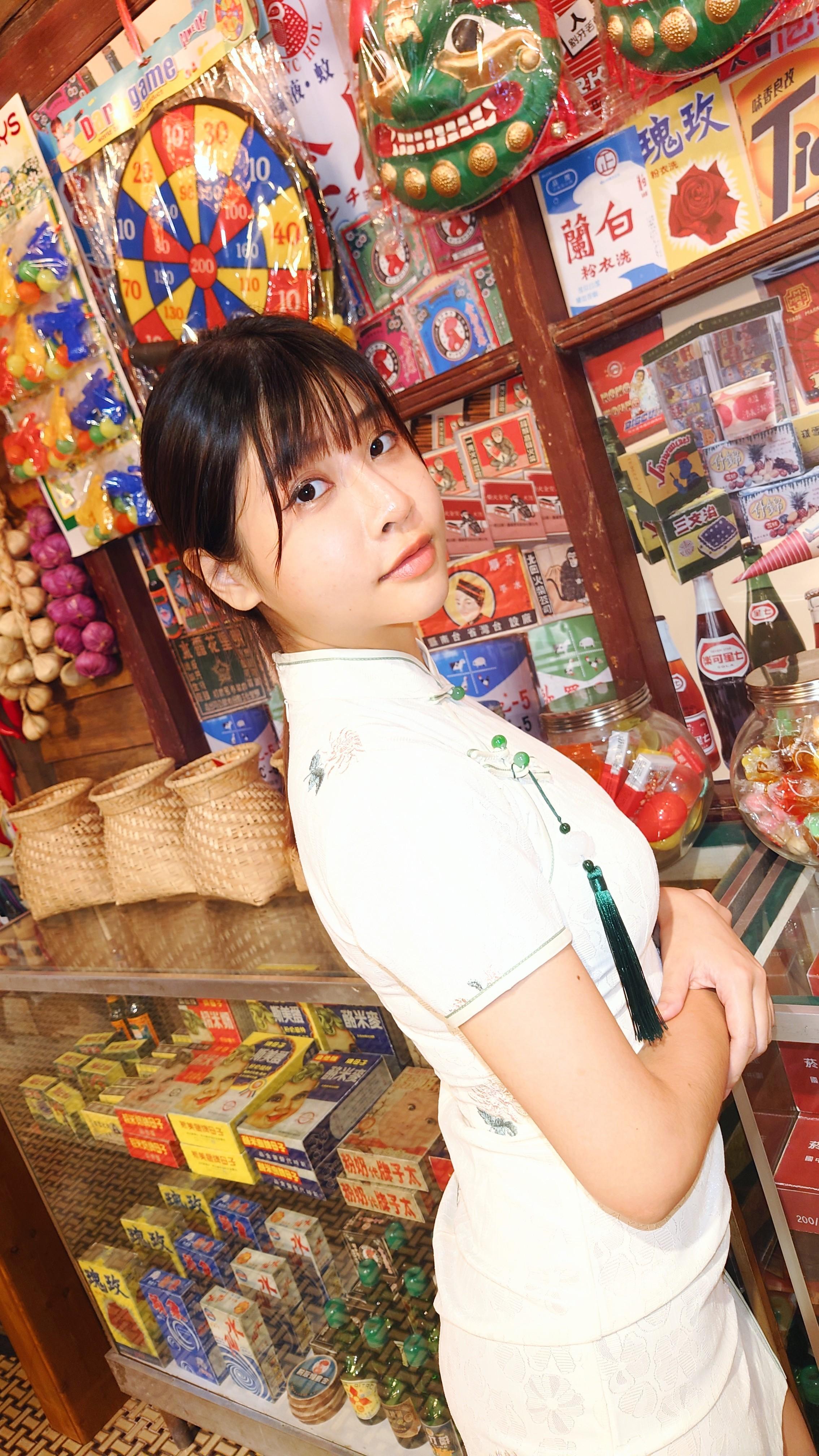 网现清纯邻家女孩主播~萱萱~旗袍风(17)