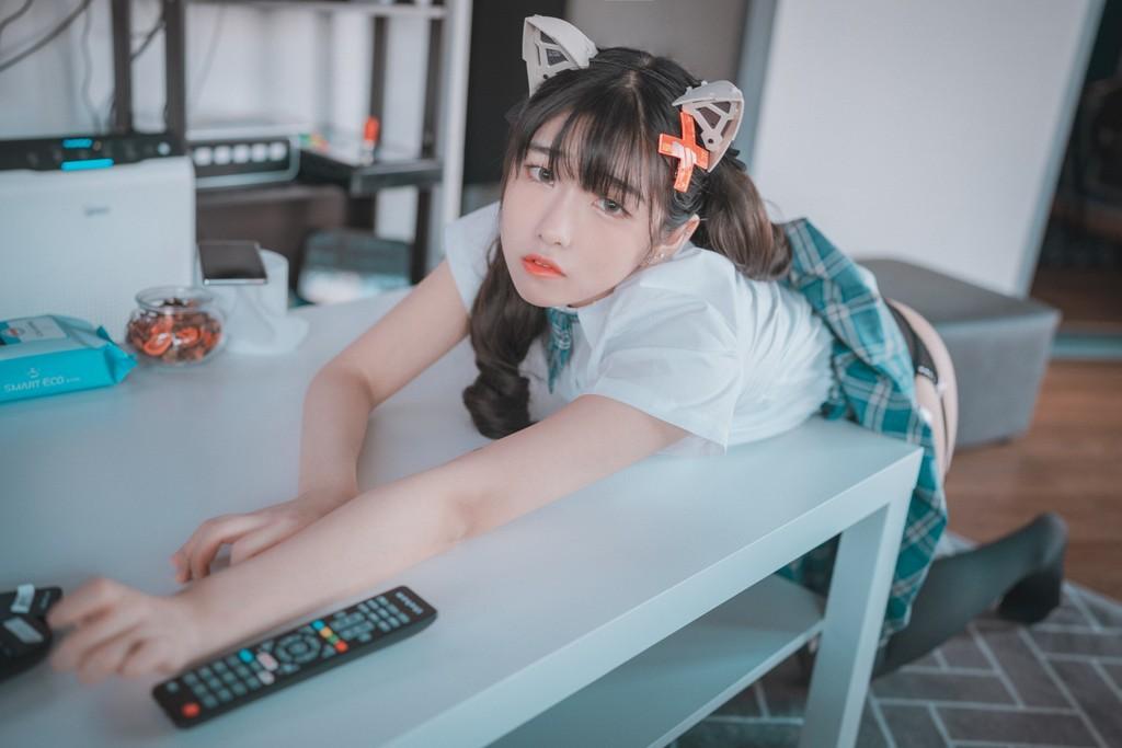 DJAWA Photo - Sonson (손손): “Plug Me In” (99 photos)(36)