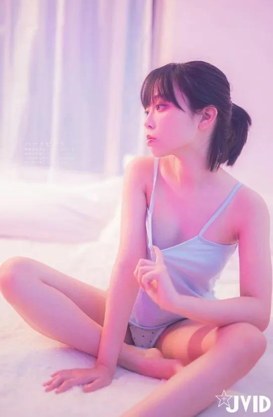 兴奋下午茶！「咸湿妹子们」色情逸致，「傲人美乳」跟随暖阳洗礼！(18)