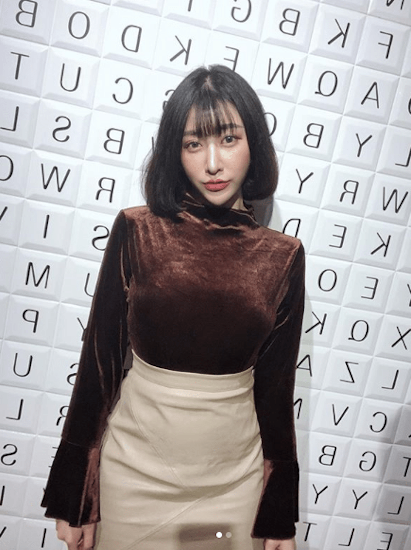 正妹直播主「Nini妮妮」大方公开美胸秘密，浑圆形状呼之欲出占据整个画面～-小湿妹图(19)