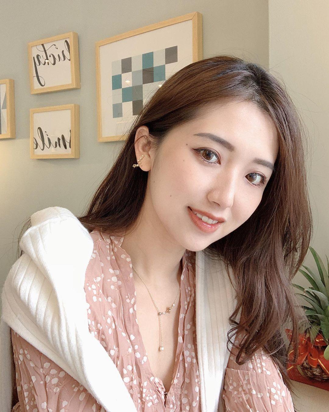 性感隐乳女神何蓁 Chen Ho 那种独特气质真的迷人(2)