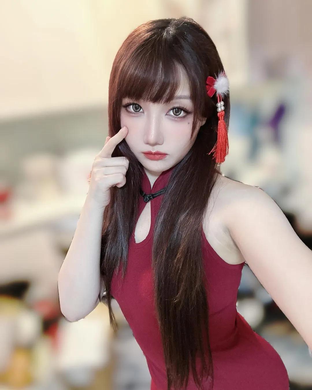 正妹实况主「Alpha 阿法」标致颜值有够梦幻 神情诱人(19)