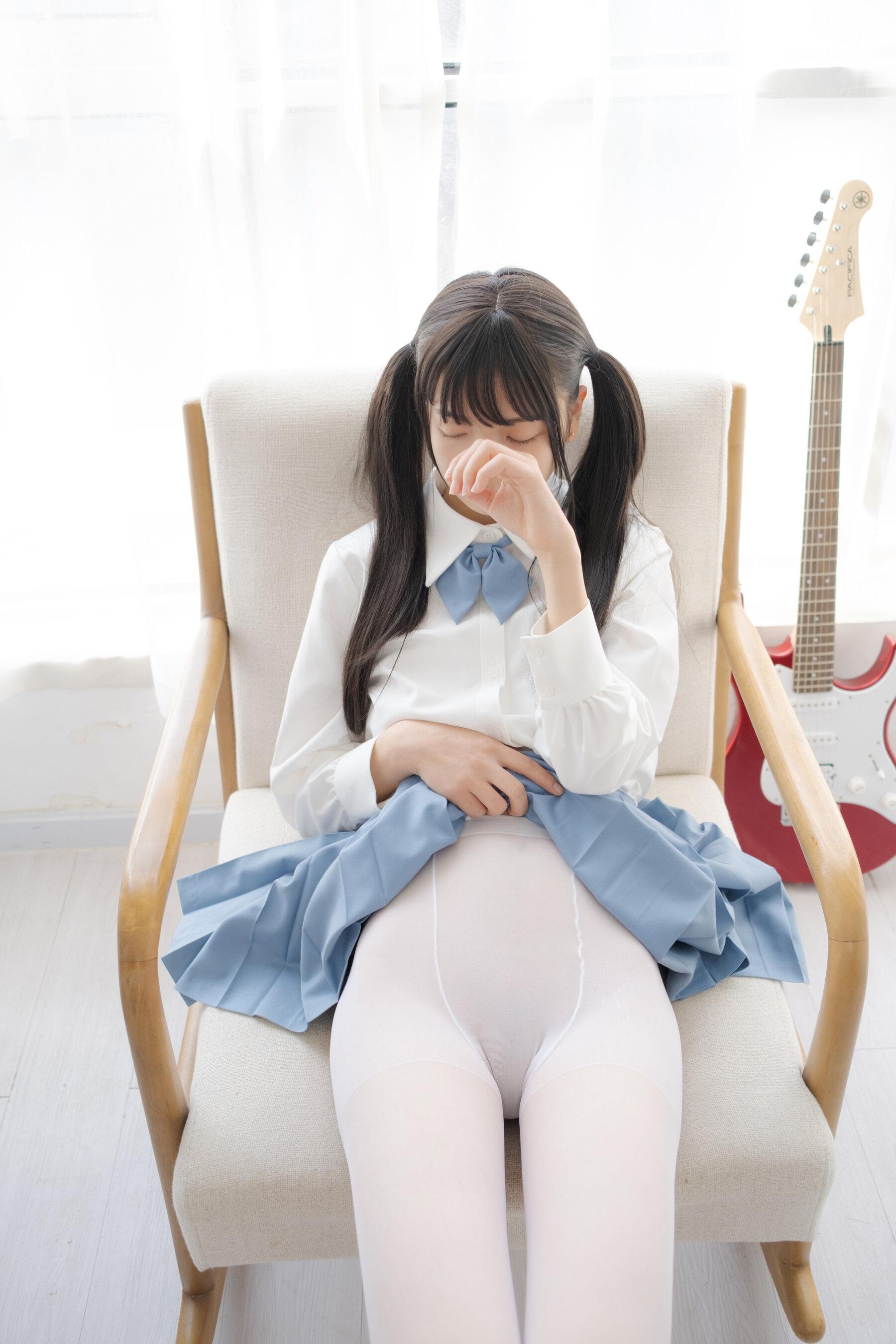 国模套图 吉他少女(25)