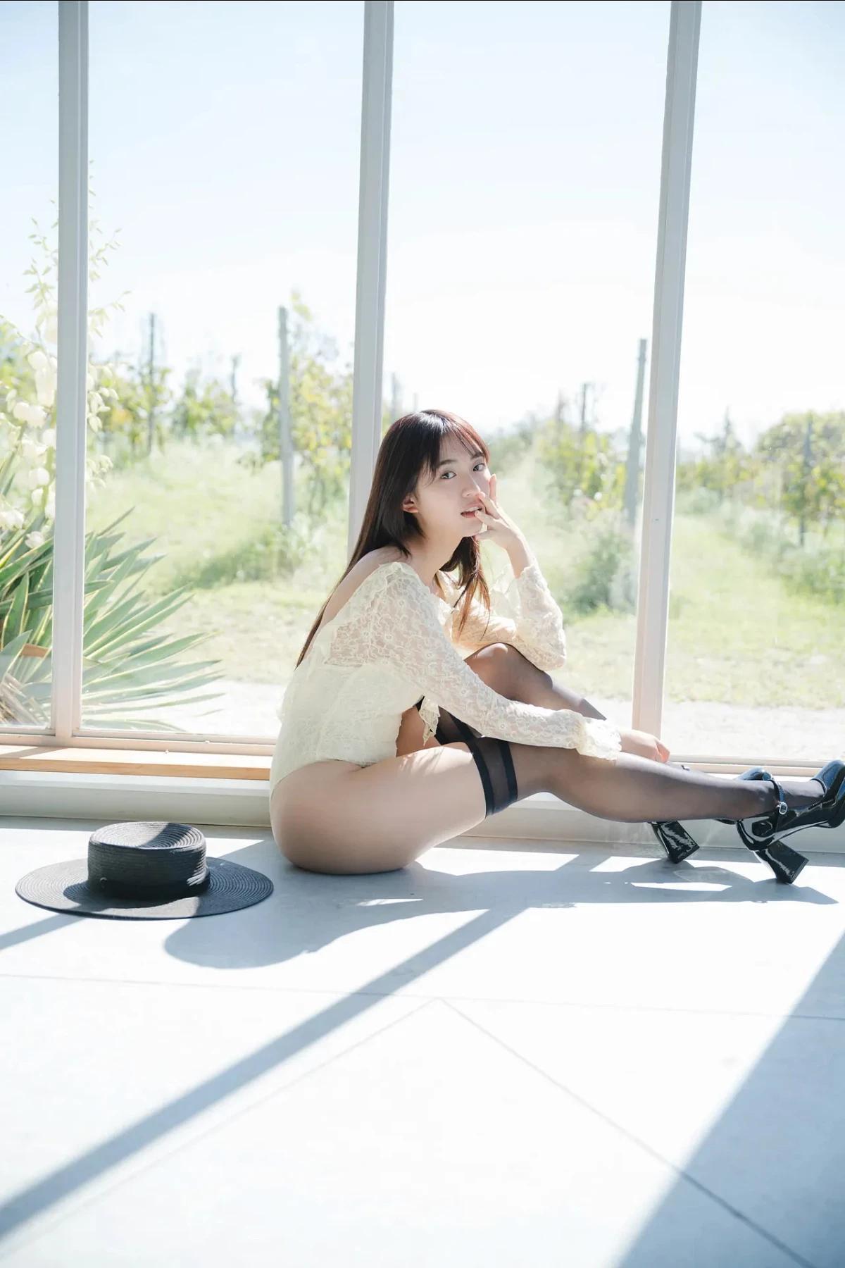 豊田ルナ『無邪気な熱視線 vol.1』 (55P)(20)