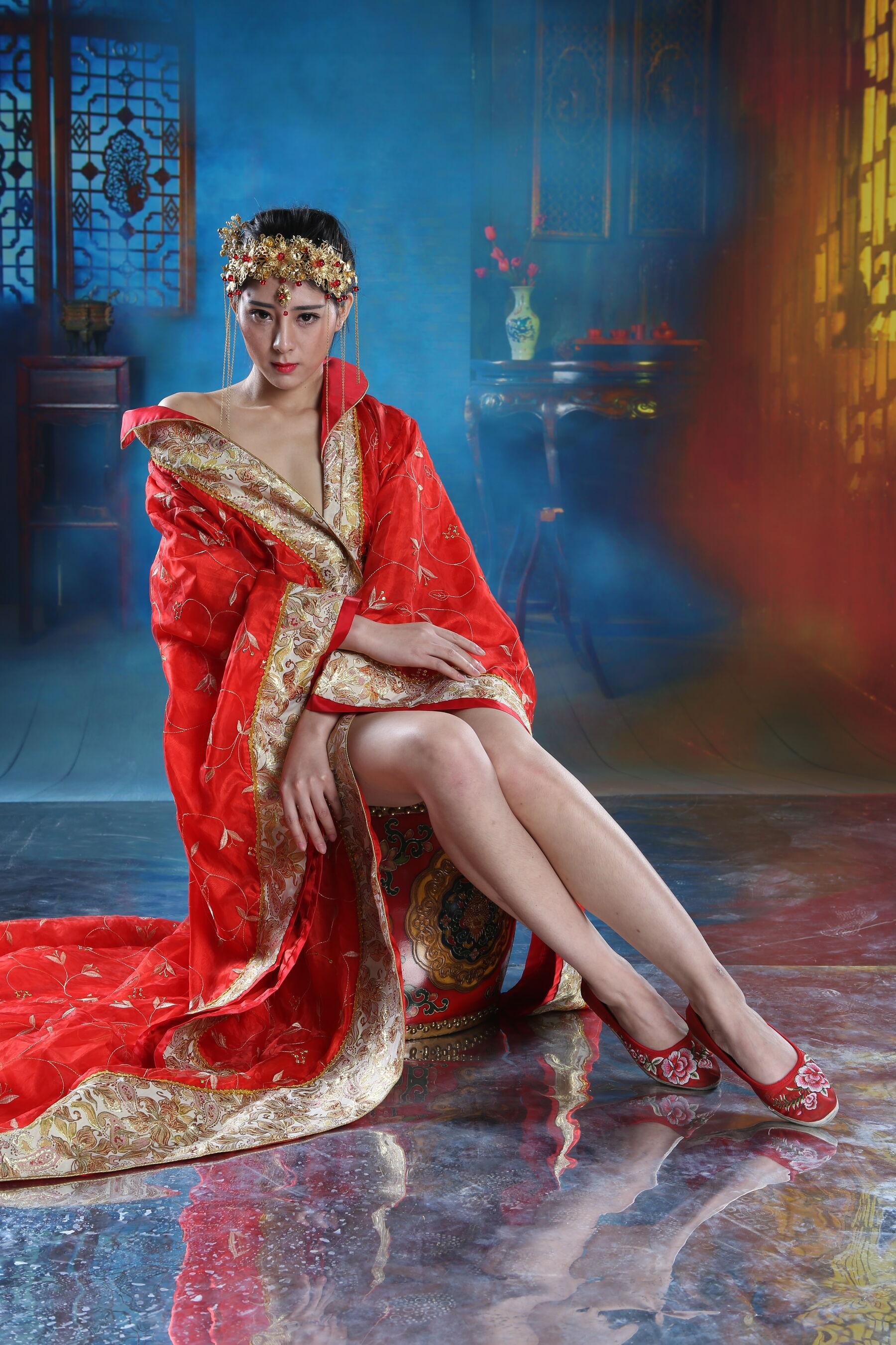 国模套图 国模小婉人体私拍套图(259)