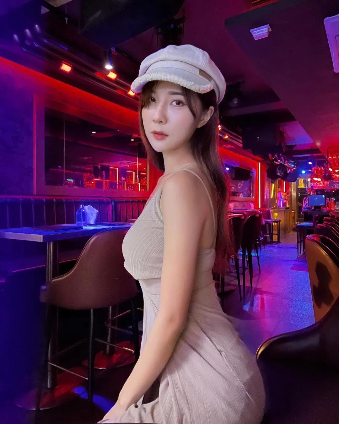 极品天菜「羽晴Min」笑容与身材让人爱不释手 魅力四射(2)