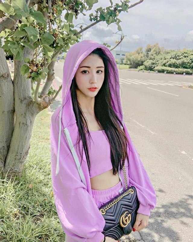 不仅会念书，还有著令人心动的恬静气质～李小荻(26)