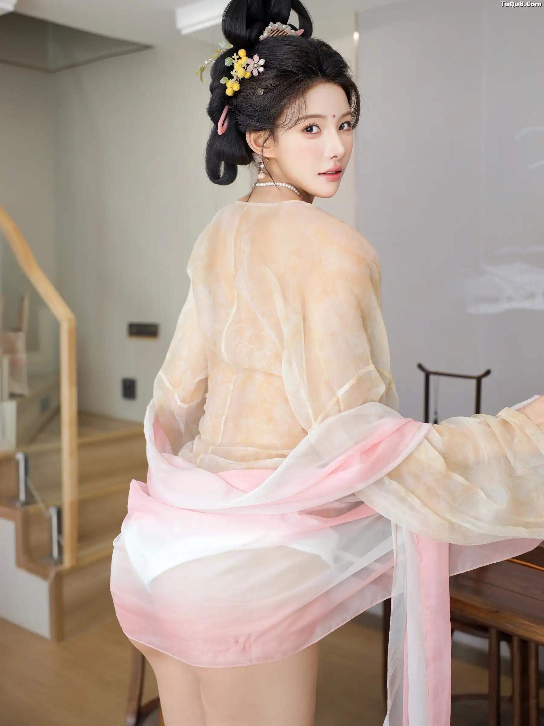 [XiuRen秀人网]第B107期梨霜儿写真(1)