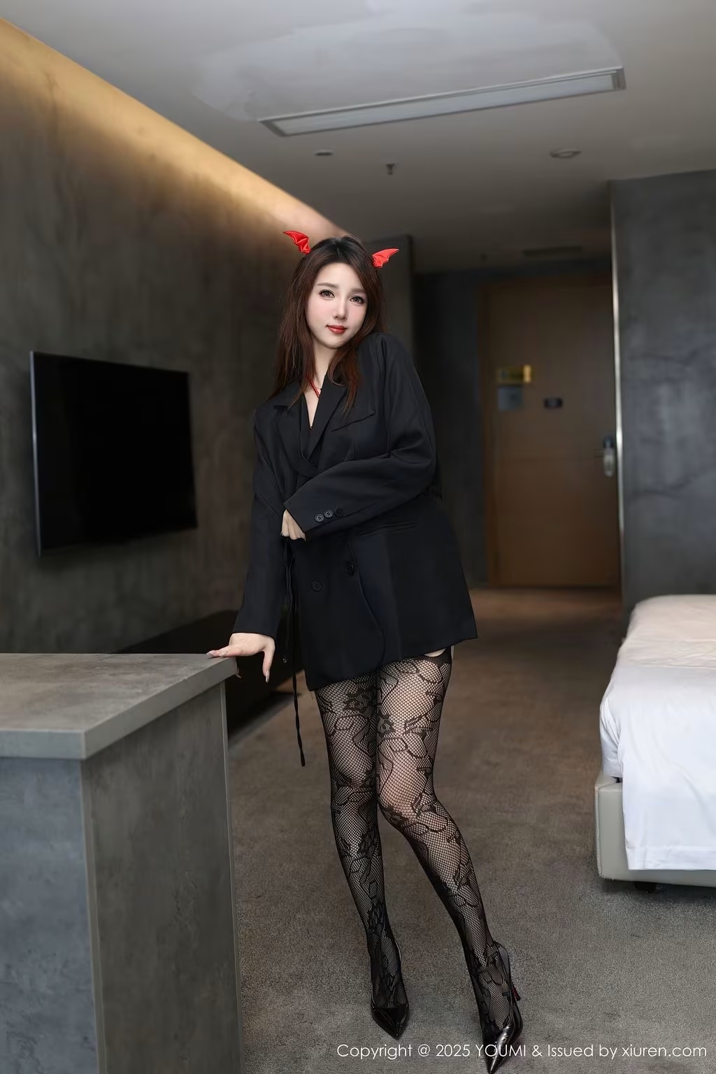 YouMi Vol.1176： 桃桃·夭夭twins (74 photos) - ( Page 1 / 4 )(4)