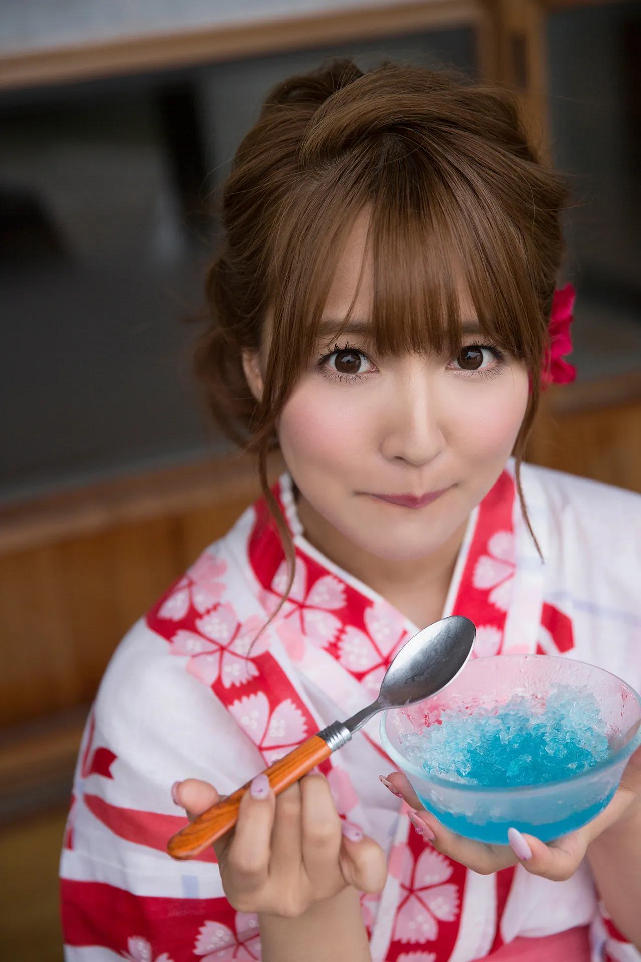 三上悠亜 写真集『 国民的な夏の思い出 』(60)