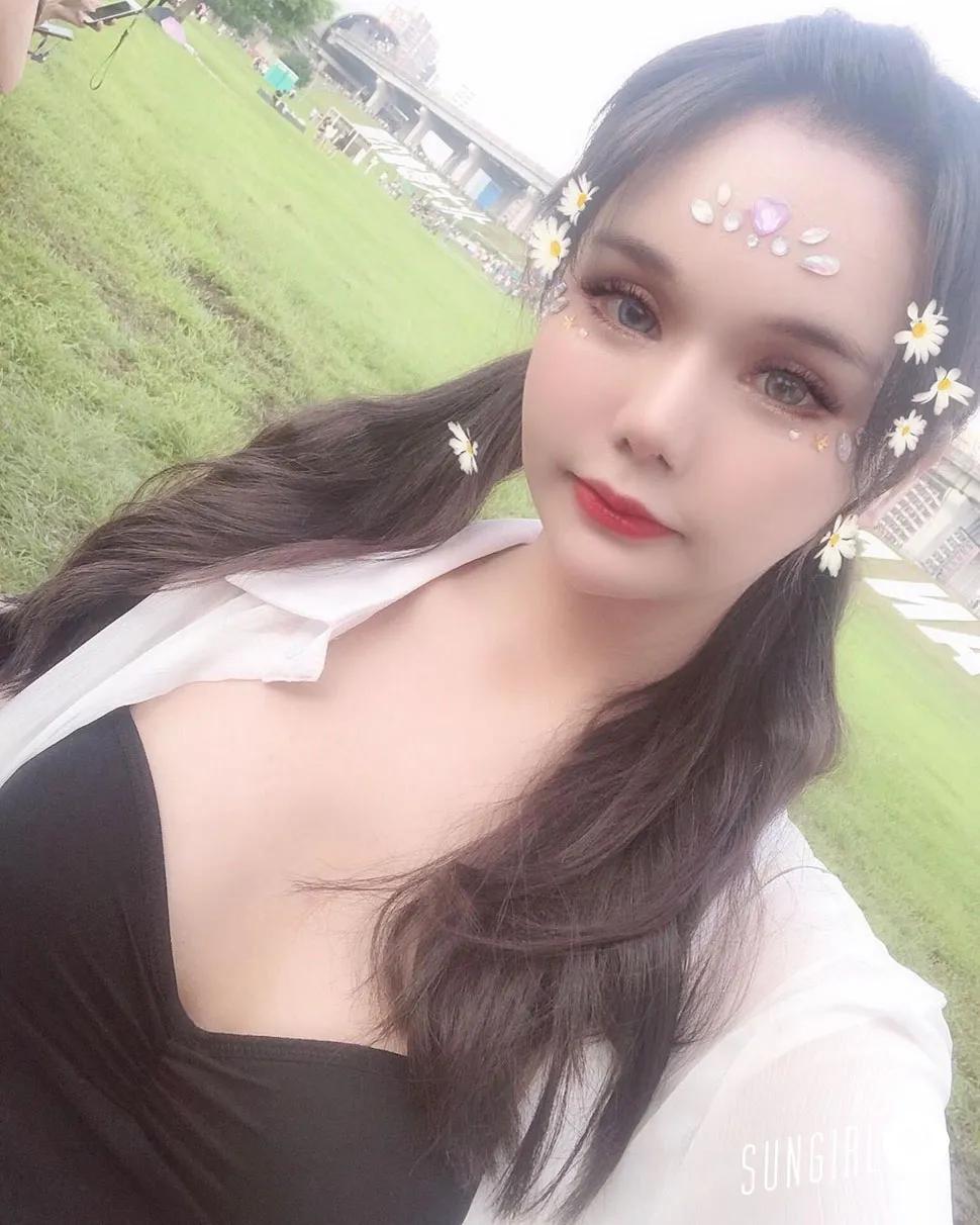 林芸芸、电音趴女孩衣服中间空空掉出惊见巨乳，辣出新高度！(20)