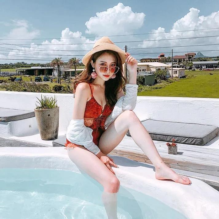 颜值高得不像话！「可熙Serena」水灵媚眼一眨狂漏电，白嫩雪乳献出美沟有够销魂！-小湿妹图(3)