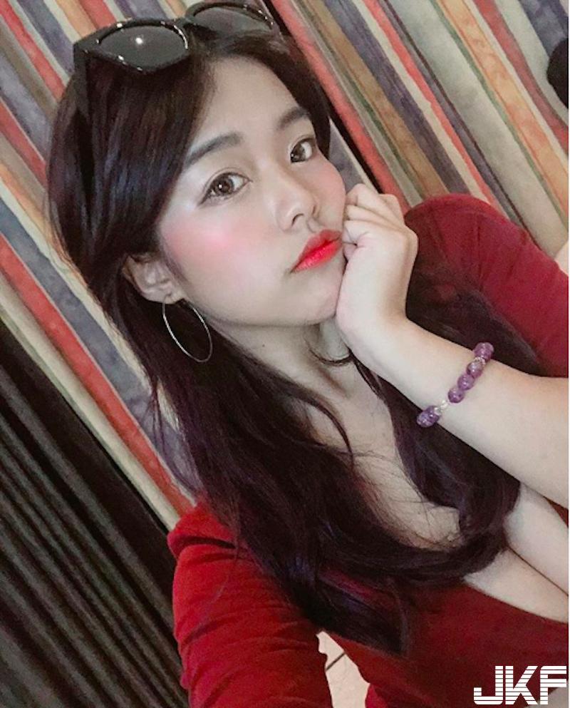 37度的怀抱等你～台湾正妹「Teresa」性感讨抱抱，中路卡卡好怕会窒息～(4)