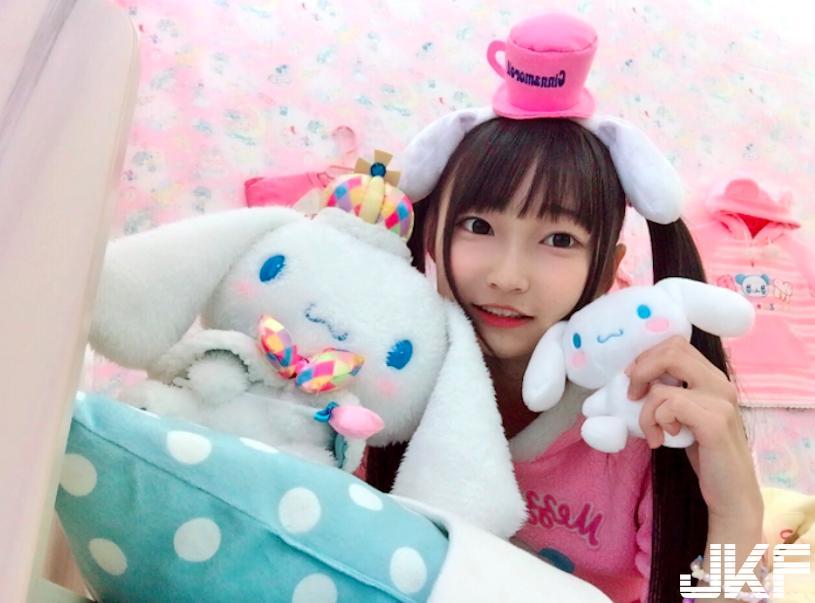 130公分「合法幼女」！小萝莉激萌外表太不科学，还惊爆是「人妻身份」！(5)