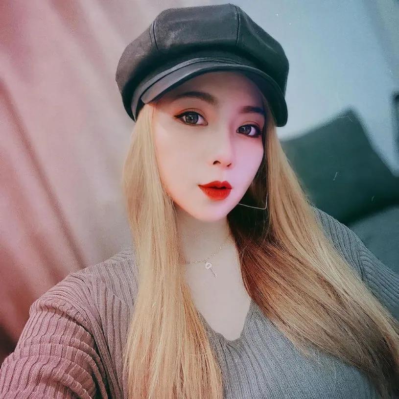 正妹体雕师「程心」身材好杀呀，「性感爆乳装」有够勾人！(12)