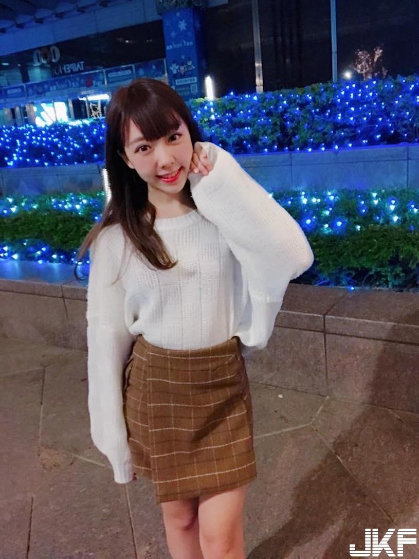 台大资管比基尼女神！超萌美颜「潜力值无限」，水嫩美肌真的太诱人了！-小湿妹图(15)