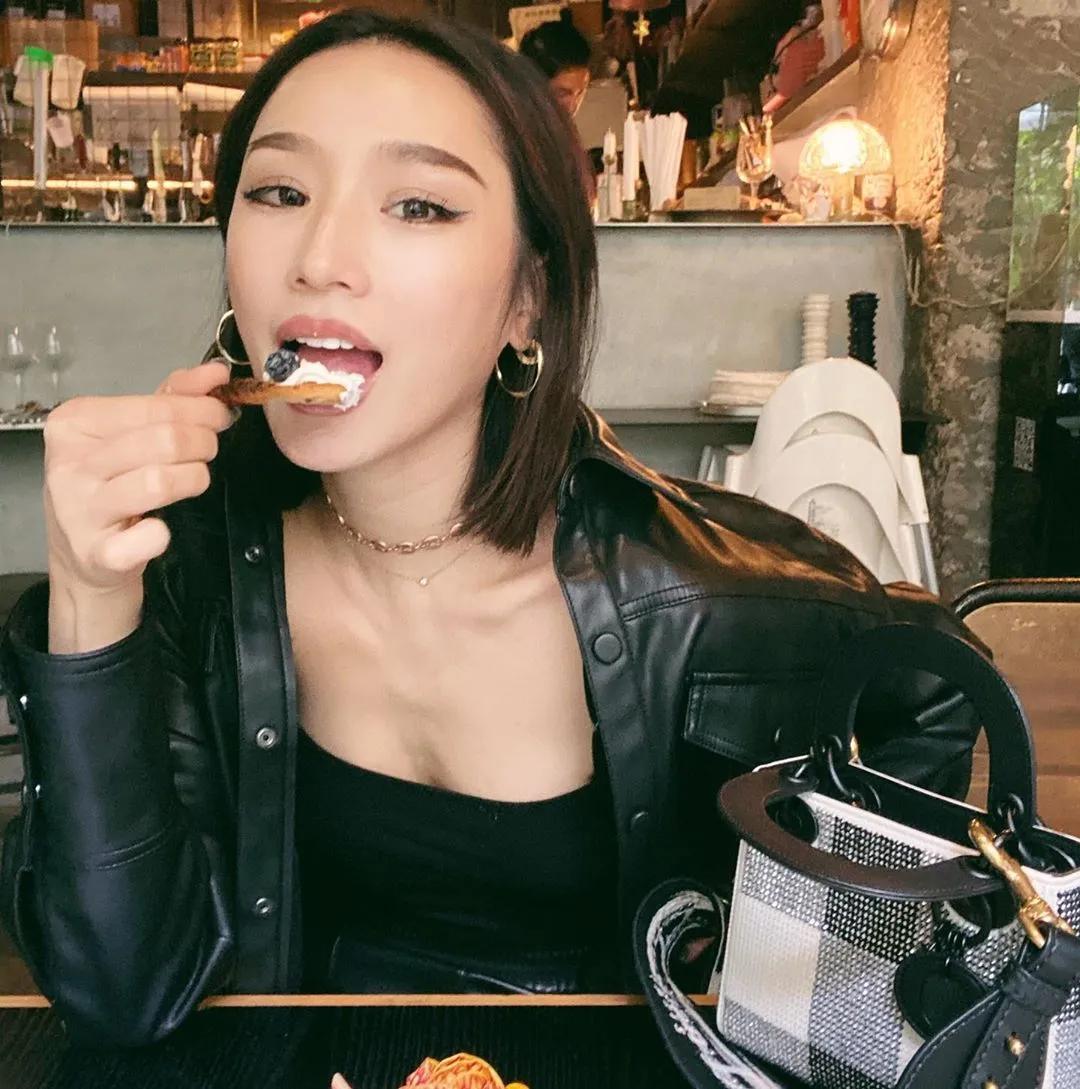 时尚部落客「雀斑小姐」窈窕大方 连泳装都能穿出高级感！(24)