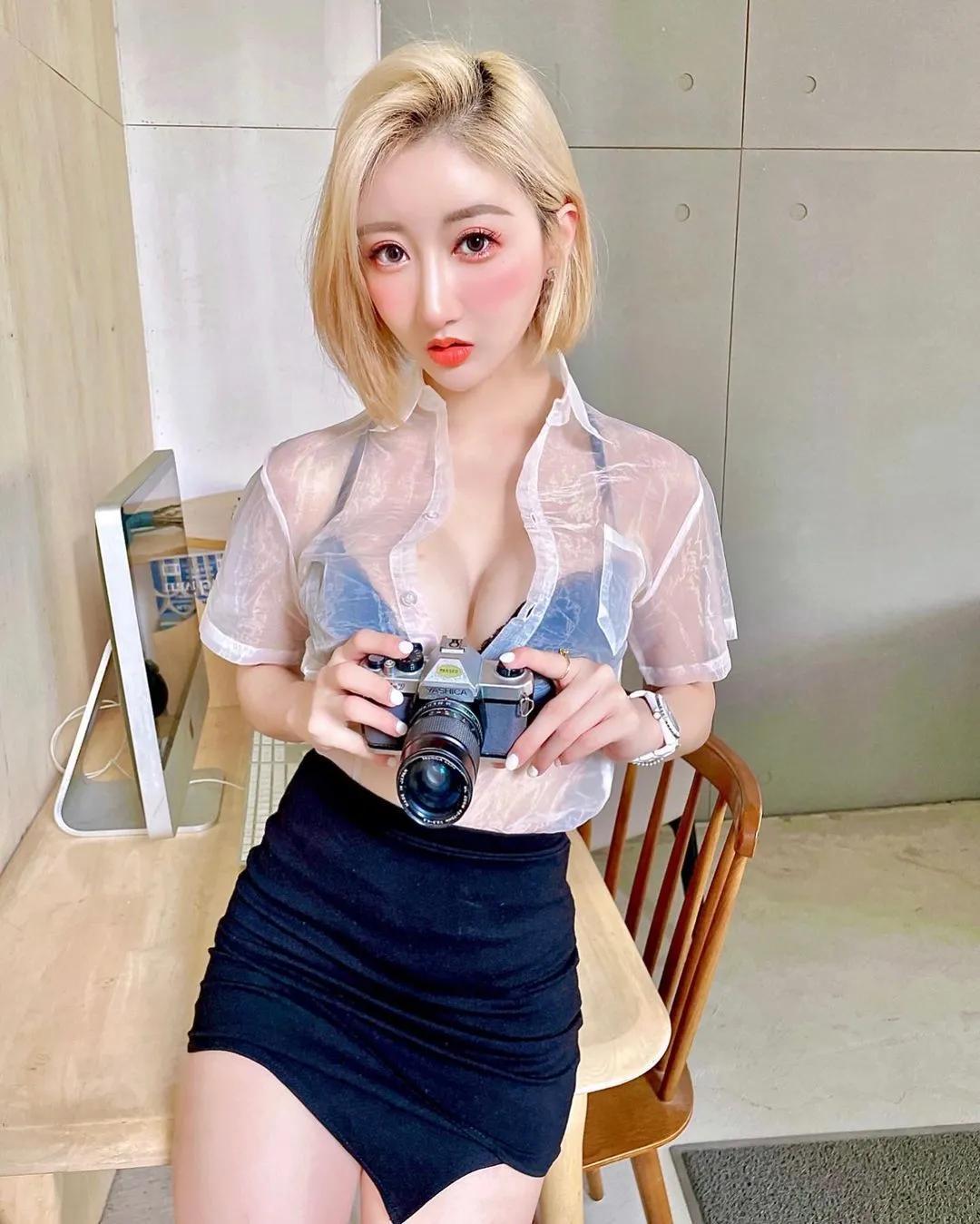 火辣Dancer「叶妮妮」分享在家热舞短片　竟然有害羞亮点(5)