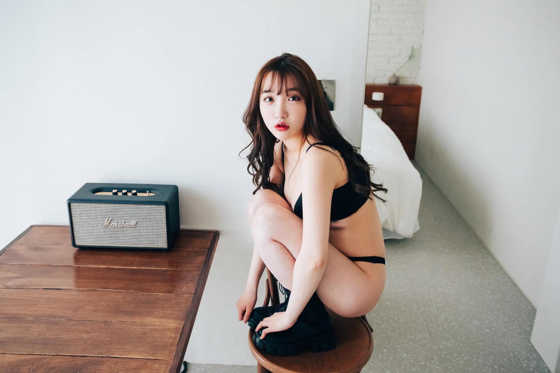 Son Yeeun 손예은, [Loozy] Maximum Vol.02(36)