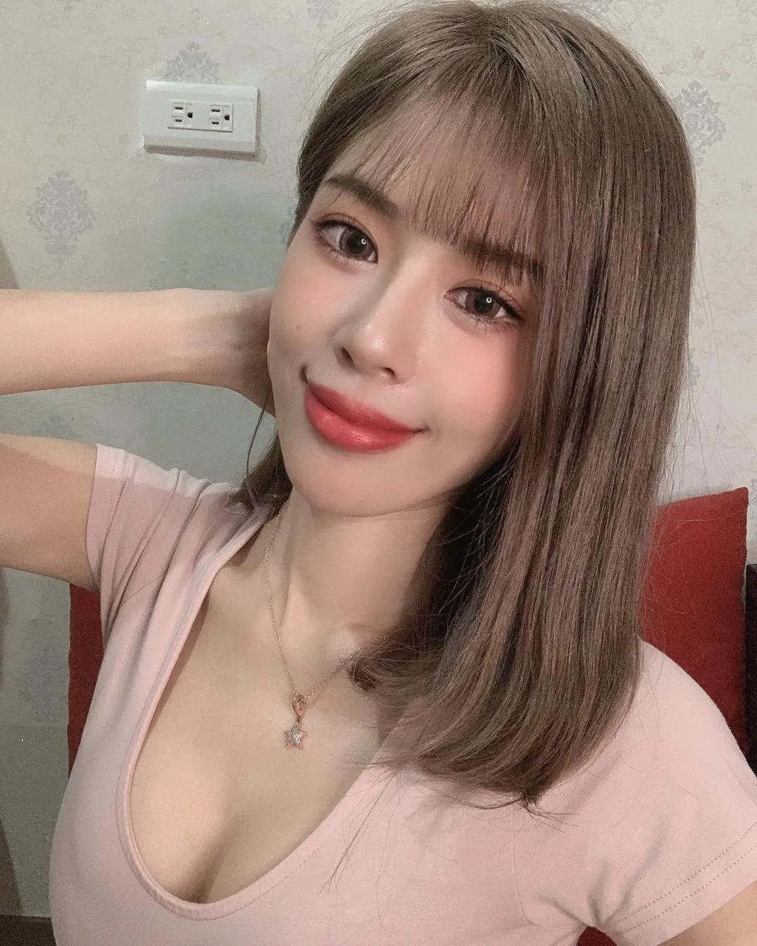 火辣花境天使「Lan Lan岚岚」粉嫩胴体极致挑逗　「过激骑乘」让人沈迷情潮欲海(16)