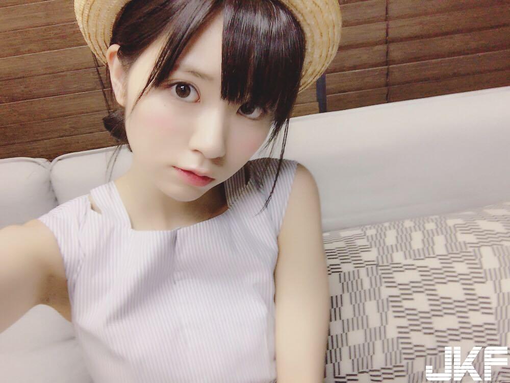 甜美高校妹子水手服与百褶裙的「终极制服诱惑」！不露奶也让人觉得性感…-小湿妹图(3)