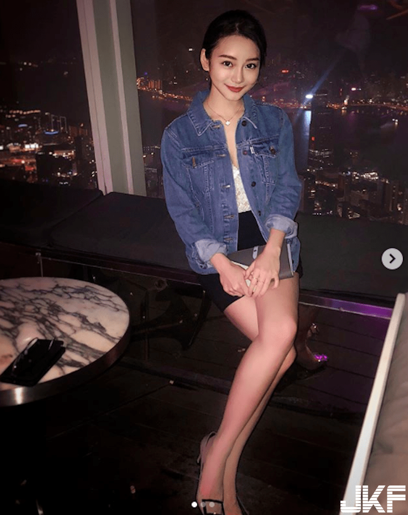 最美高颜值医师！白袍下有「浑圆美乳」，超「白嫩美腿」辣到网友想生病了！-小湿妹图(15)