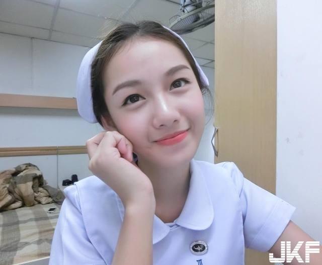 网友暴动！泰国超甜美「小护士」前面太凶了！看到她马上想扑上去讨呼呼…(5)