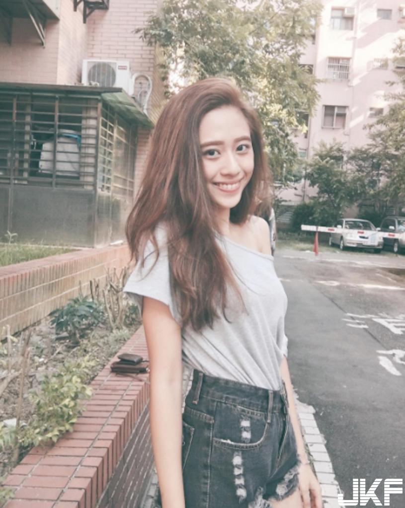 网推爆「复兴商工美术妹」让人找回恋爱的感觉！性感又有才华的台湾女大生怎么能错过...(14)
