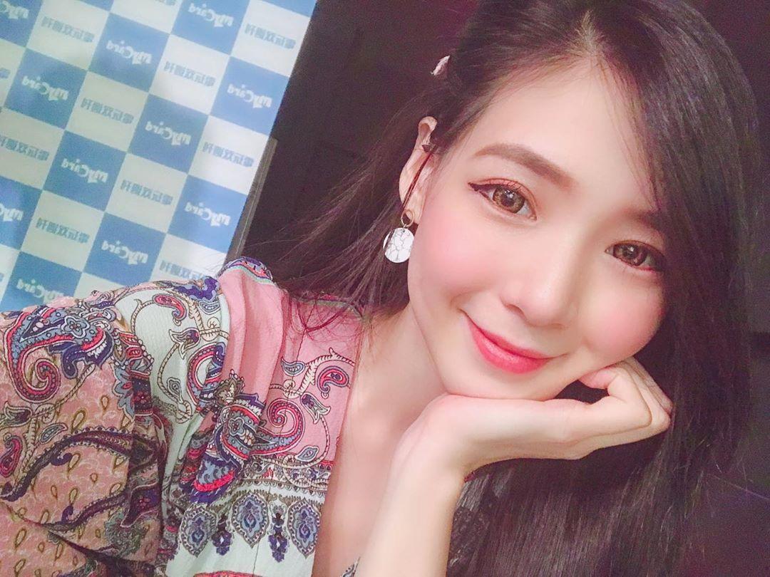 铁粉急挡：不可以这么美！「吴若Dudu」美女光太耀眼，高颜值下的曲线让人一眼就沈醉！-小湿妹图(6)