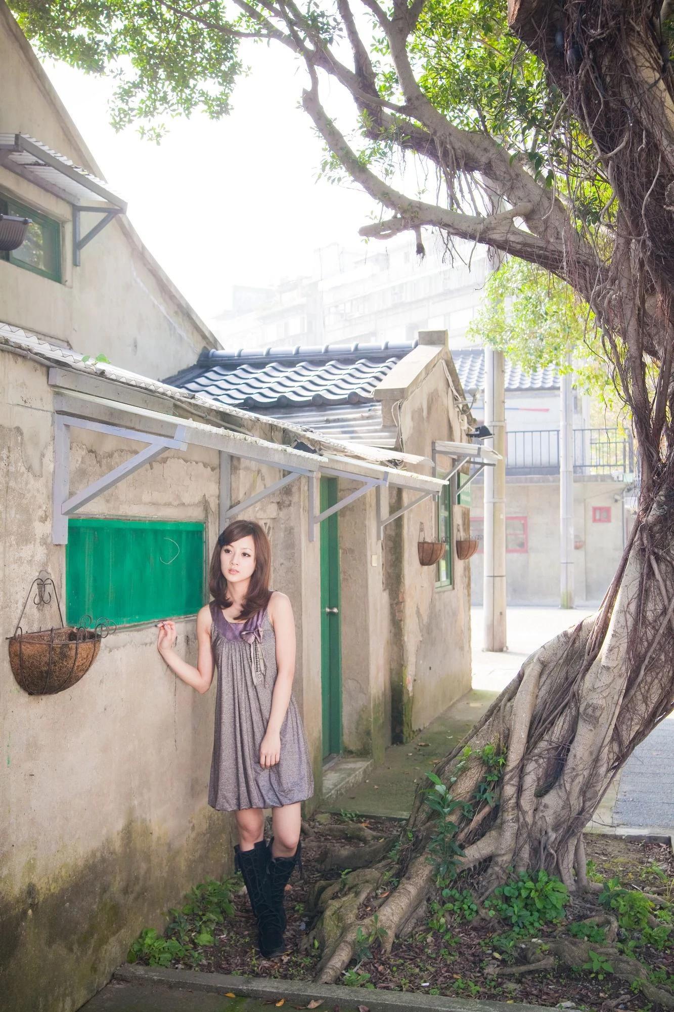 果子MM/张允霏 - 四四南村+大安森林公园高清写真图片(14)