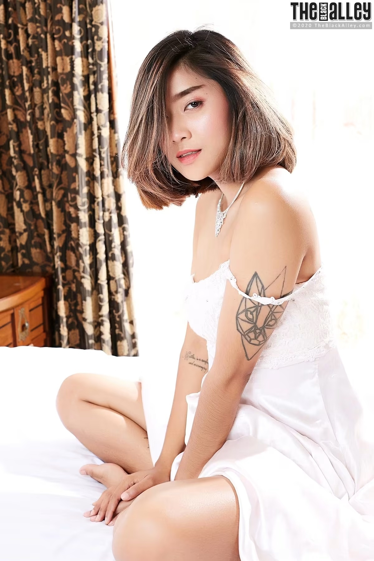 Apple – The Black Alley Photobook Set.98(36)