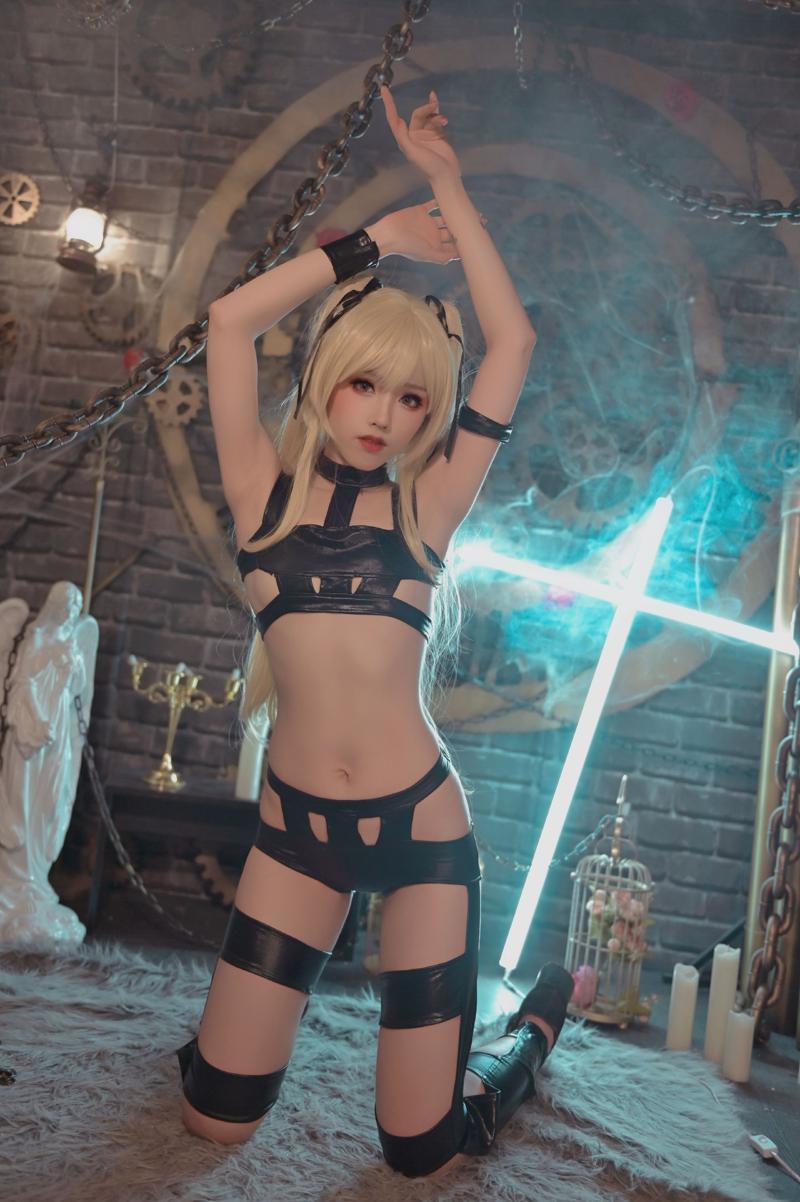 [Cosplay] 钛合金TiTi – 英梨梨束缚衣(1)