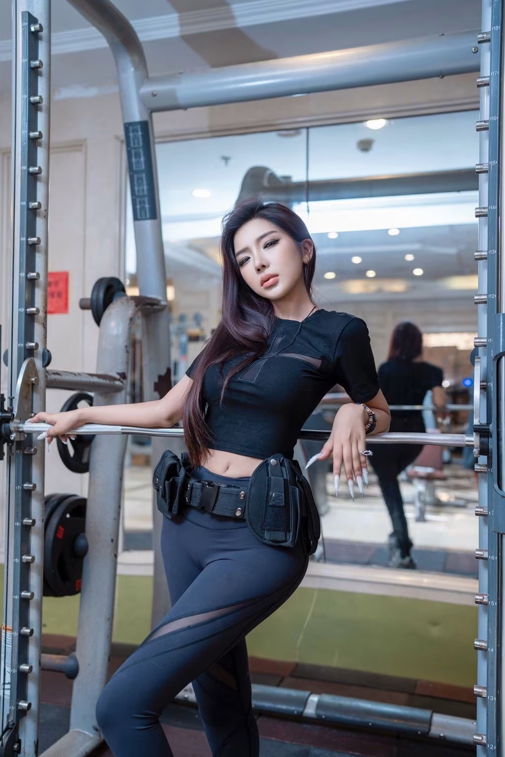 [內購無水印] Li Li Sha (李麗莎)： 秀人網模特 雙人纏綿 (90 photos) - ( Page 1 / 5 )(35)