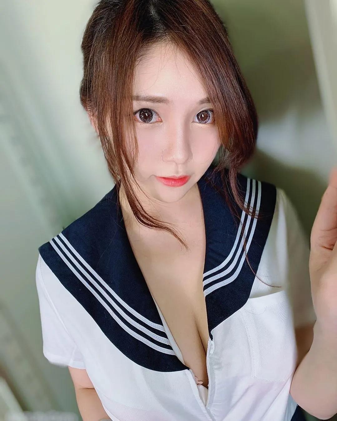 大眼甜心「小来儿」烘焙坊DIY甜品，童颜巨乳好犯规，蛋糕一定奶香味超浓！