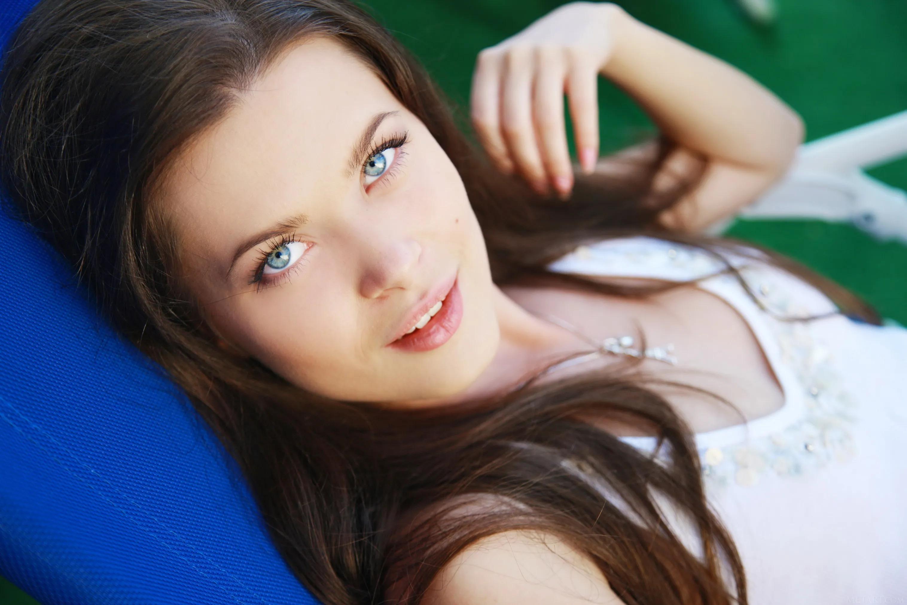 Amelie B - Laluce(20)