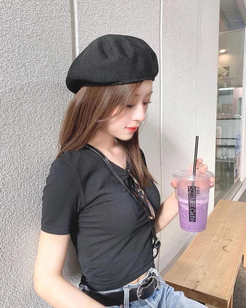 充满初恋味道的「小只马樱花妹」，喝饮料时「浑圆胸型毕露」！(8)